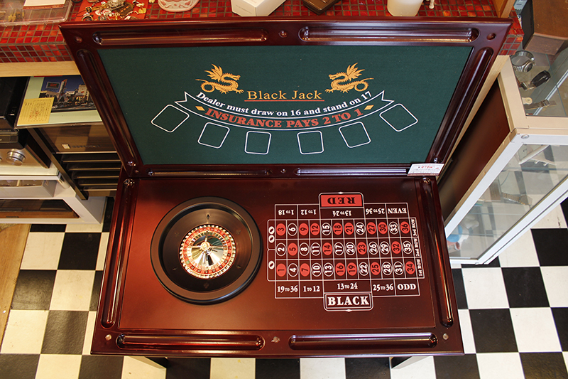THE カジノテーブル3IN1 ブラックジャック　ルーレット　クラップス
